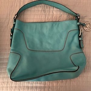 Like new authentic Michael Kors leather purse